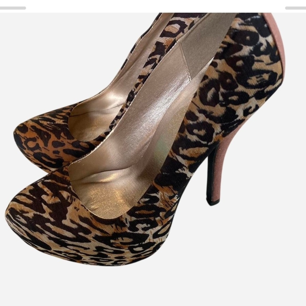 Pre-owned Qupid Leopard Print Heels